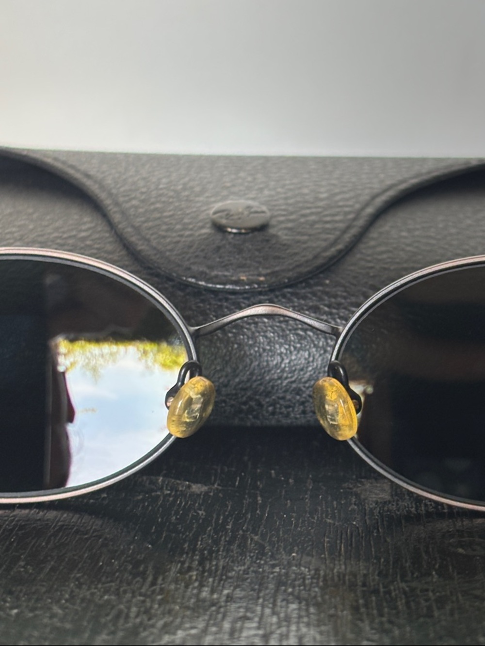 Vintage B&L Ray-Ban Black Metal Oval Sunglasses with Green Lenses - Picture 7 of 12